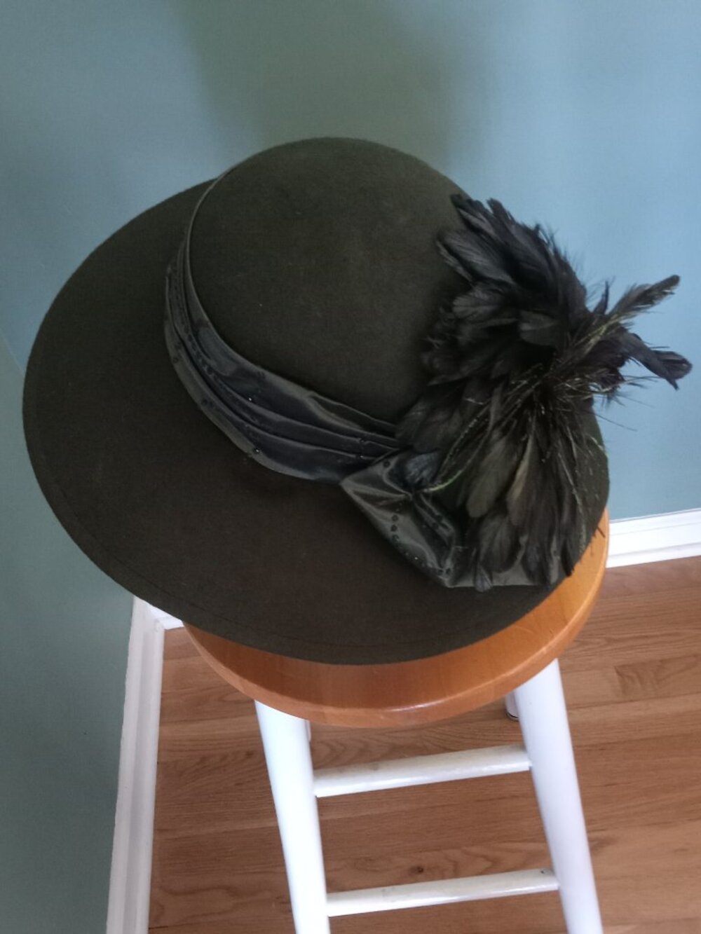 Kentucky Derby Dark Loden Green Hat w/Sparkly Satin Bow & Feathers